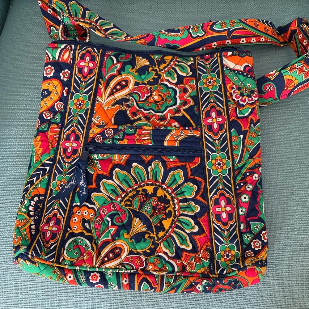Like New Vera Bradley Venetian Paisley Hipster